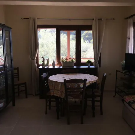 شقة Athinaios Porto Klisouri إيريسوس